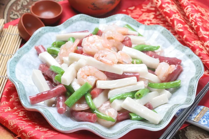 腊肠鲜虾炒年糕 (2)