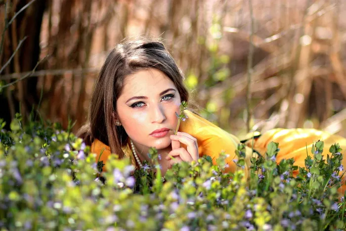 花丛美女写真图片