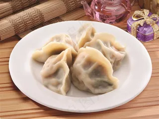 饺子摆盘美食图片