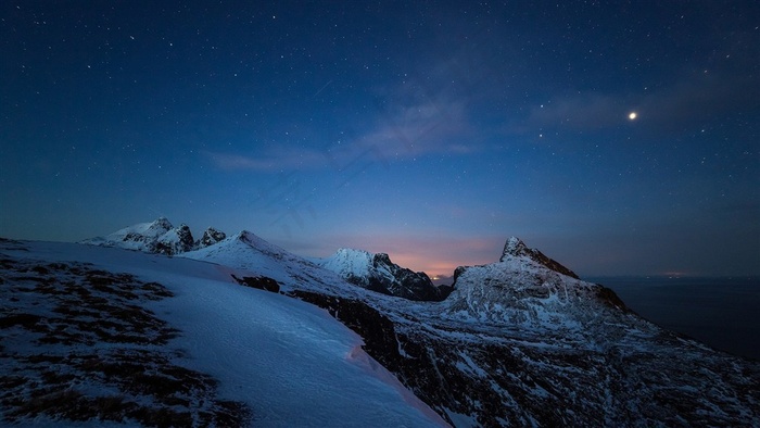 夜晚雪山星空景色图片