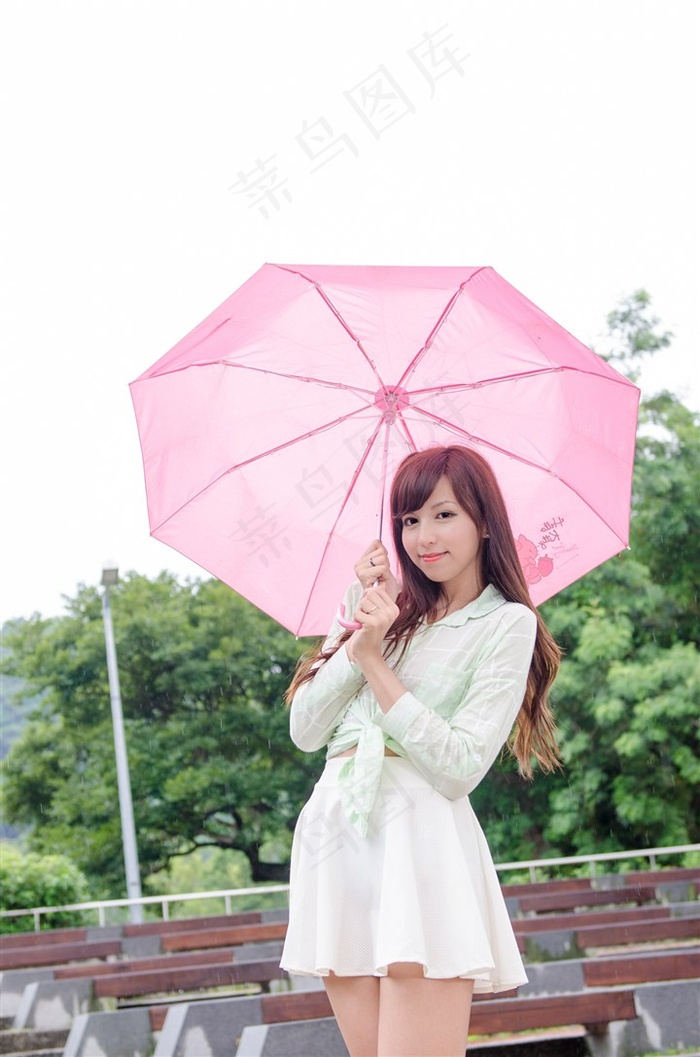 邻家女孩小鸟依人撑伞的美女冰冰摄影
