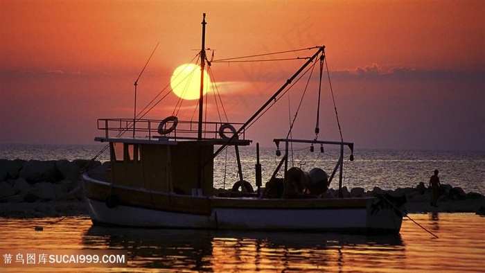 黄昏湖畔船壁纸