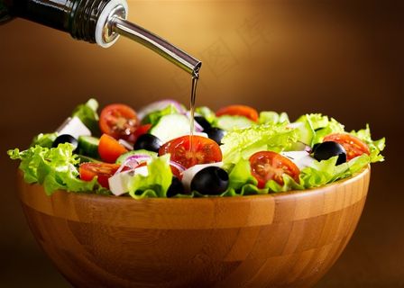 一大碗可口的沙拉