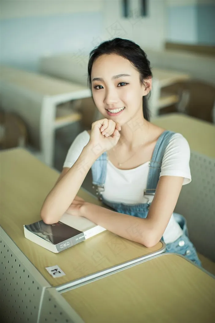 校园清秀美女学生妹图片