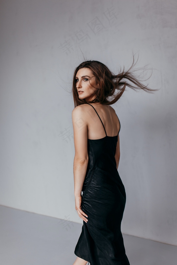 大美背性感美女图片