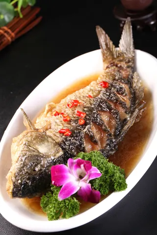 红烧黄河鲤鱼  (1)
