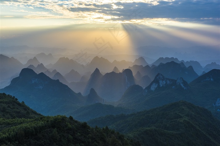 广西桂林尧山风景大图