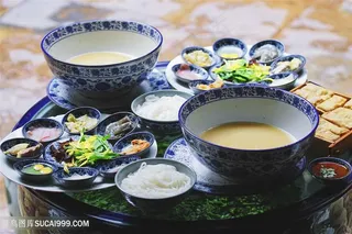 云南特色过桥米线