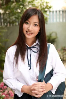可爱清纯的日本校服美女图片 可爱清纯的日本校服美女图片