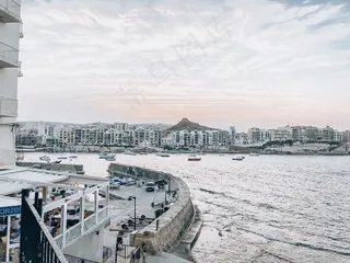 沿海城市海岸风光图片