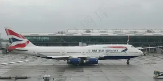 大型航空飞机停靠图片