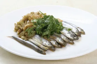 榨菜爆多春鱼32元