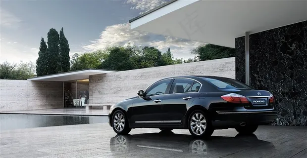 本田黑色轿车广告宣传图