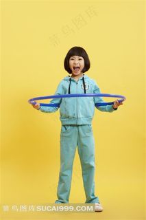 转呼啦圈的小女孩素材 转呼啦圈的小女孩素材