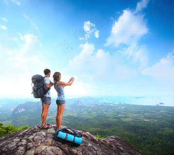 高山上背包客图片下载 高山上背包客图片下载