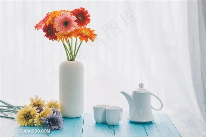 花瓶与茶具摆拍