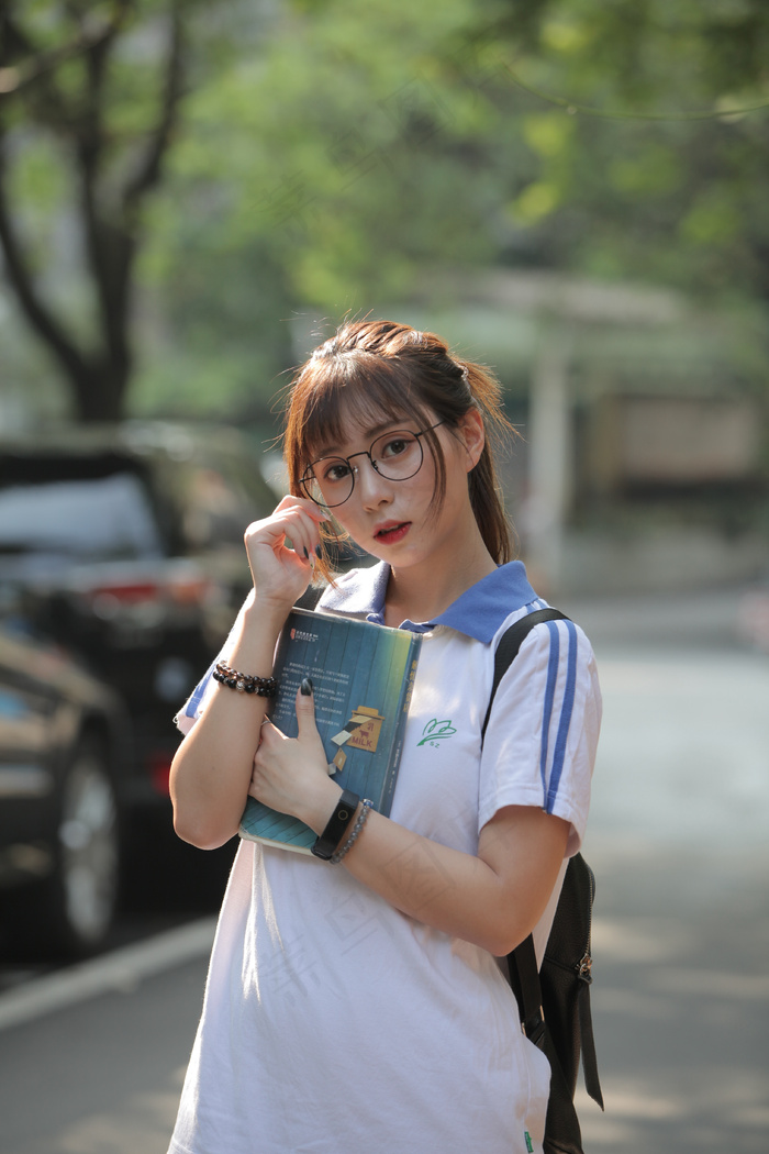 清新唯美可爱的女孩摄影图片