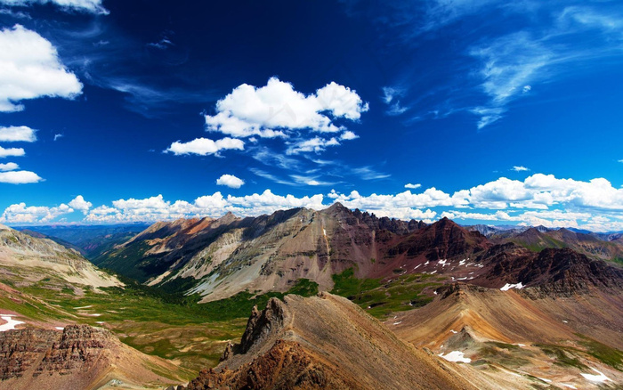 山峰连绵高山图片下载