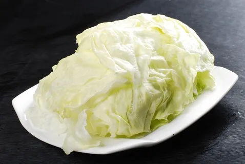 圆生菜火锅配菜美食设计素材