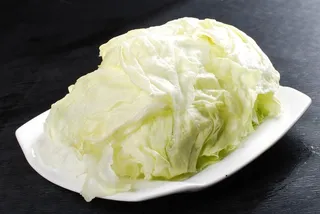 圆生菜火锅配菜美食设计素材