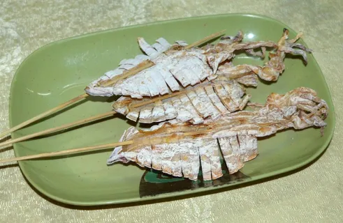 烧烤美食烤肉街边小吃油炸烤干鱿鱼