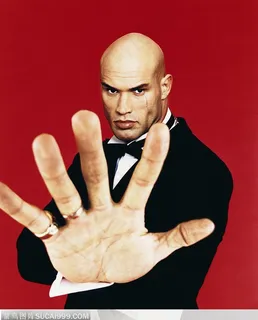 超级个性人物-穿黑色西装的外国男人伸出手来做拒绝手势