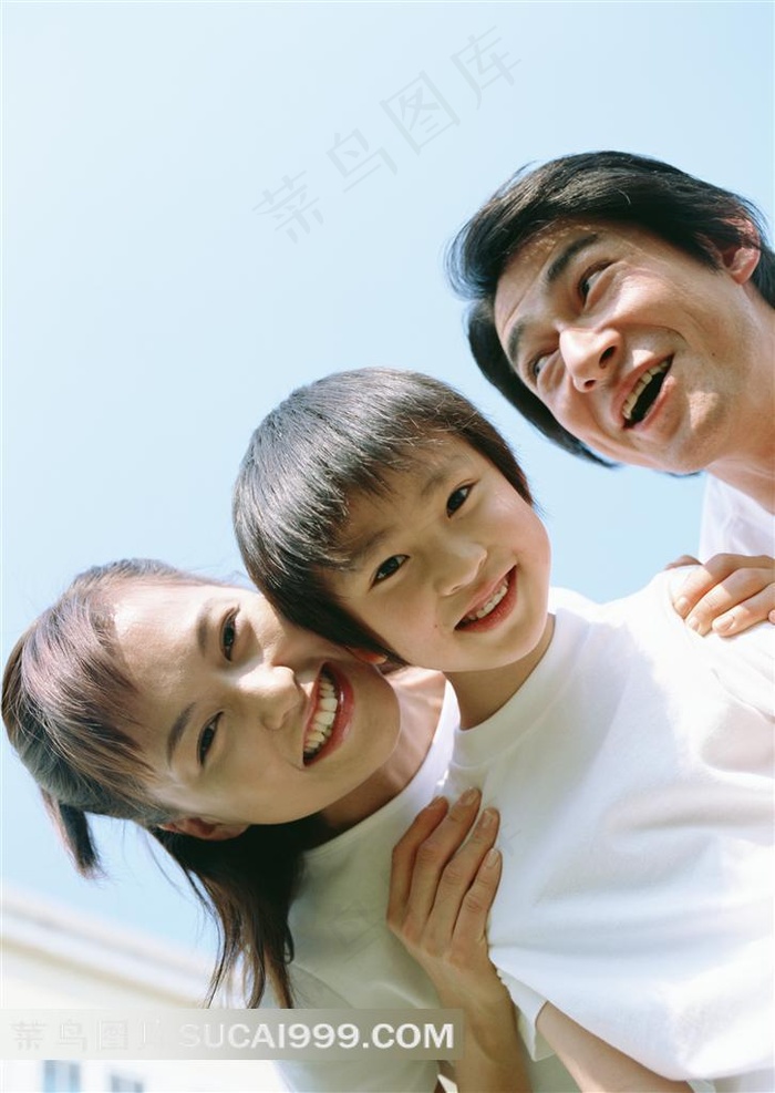 一家三口灿烂的笑容