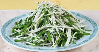 韭菜鱼丝炒虾皮 