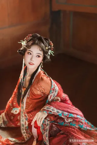 娇媚的红衣古装美女图片