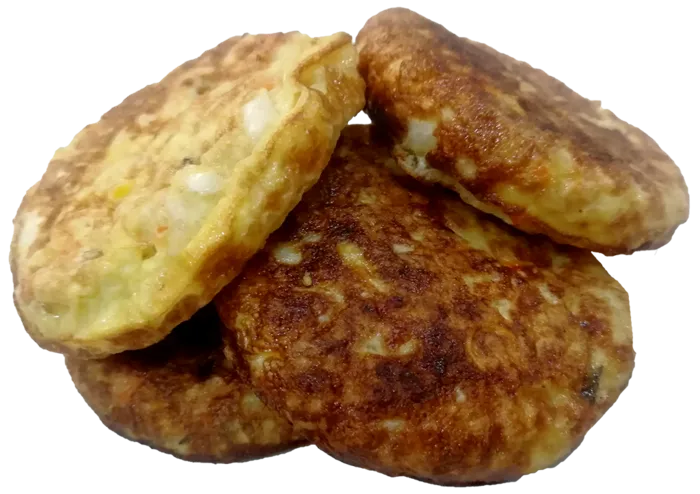 鸡蛋蔬菜切开厚蛋饼玉米胡萝卜烧饼免抠摄影元素素材