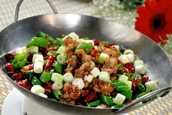 干锅美食焖锅湘菜麻辣香辣纸锅干锅花椒兔