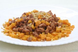 松仁牛肉粒粒香32元 (2)