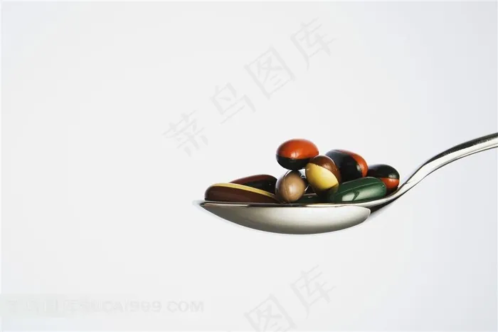 勺子端药素材图片