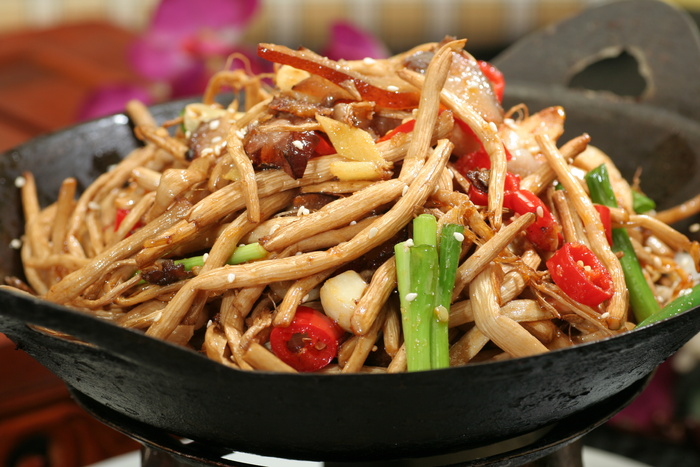 干锅鲜茶树菇 (1)