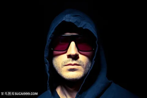 戴帽子墨镜帅哥图片