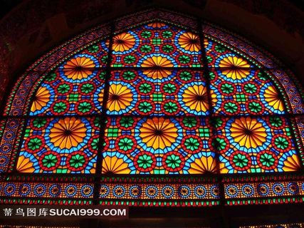 教堂里的彩色玻璃窗户
