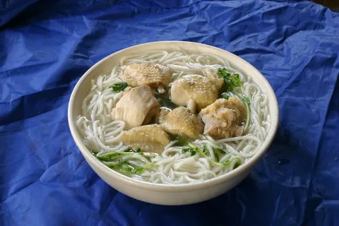 0264傣味鸡块米线 0264傣味鸡块米线