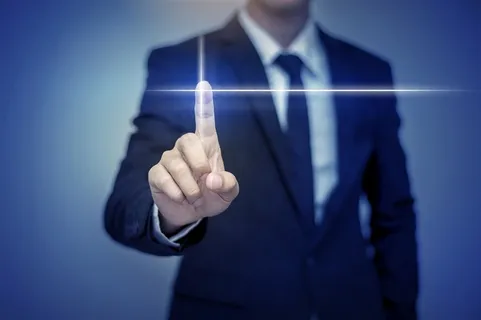 男人手中的触控科技 男人手中的触控科技