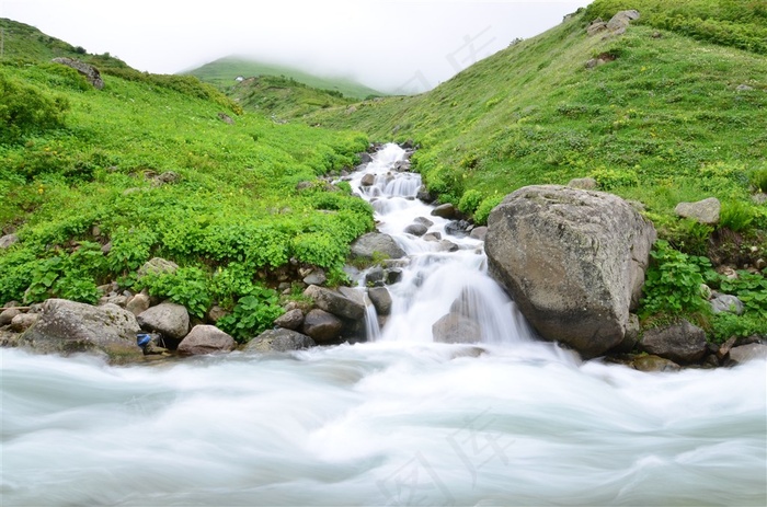 唯美瀑布风景图片