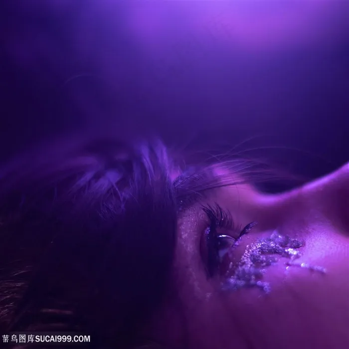 紫色滤镜美妆睫毛图片