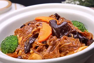 石锅煲类火锅川菜特色菜金针菇肥牛煲