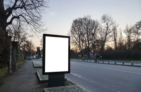 灯箱样机 路边广告牌 (3)