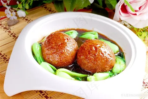 红烧狮子头美食图片 红烧狮子头美食图片