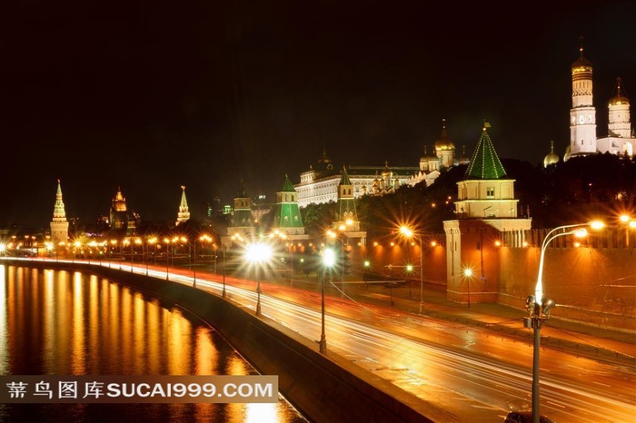 莫斯科河畔的克里姆林宫夜色
