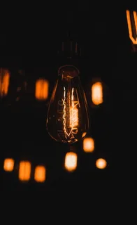 普通发光灯泡图片 普通发光灯泡图片