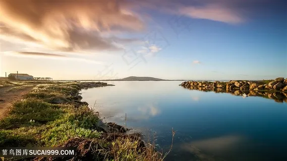 湖畔草地风景画壁纸