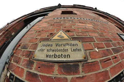 红砖建筑风格摄影