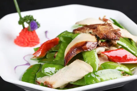 R00900荷兰豆炒腊味 (1)