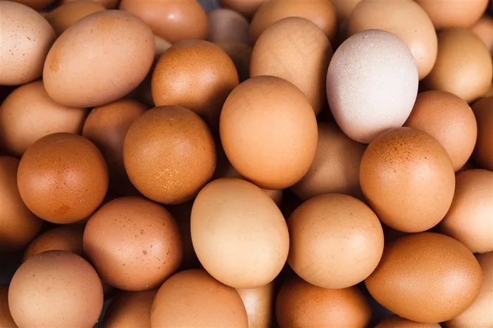 成堆的鸡蛋高清摄影图片