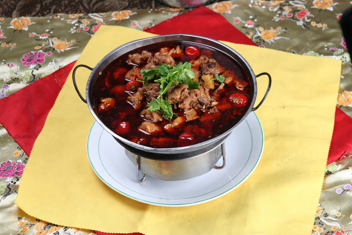 锅仔红焖兔肉